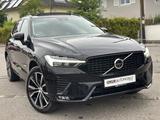 Volvo XC60 Ultimate Dark AWD HuD Leder Pano B&W 360° - Volvo XC60: Ultimate Dark