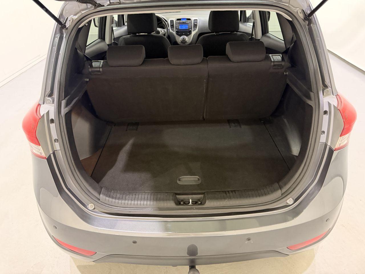 Hyundai ix20 2011 — photo 19