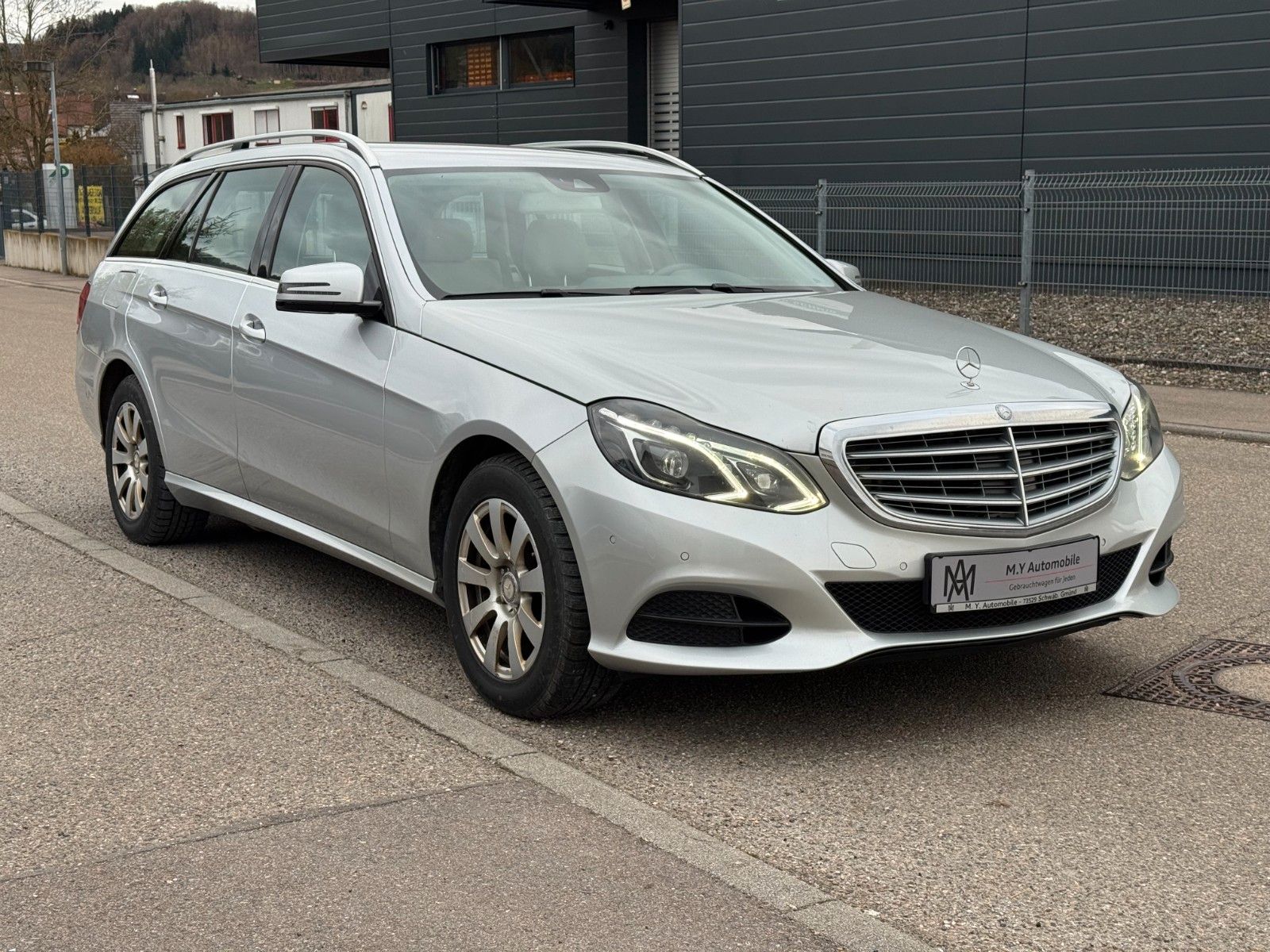 MERCEDES-BENZ E 220d T-Modell BlueTec | LED | Temp.| Garantie