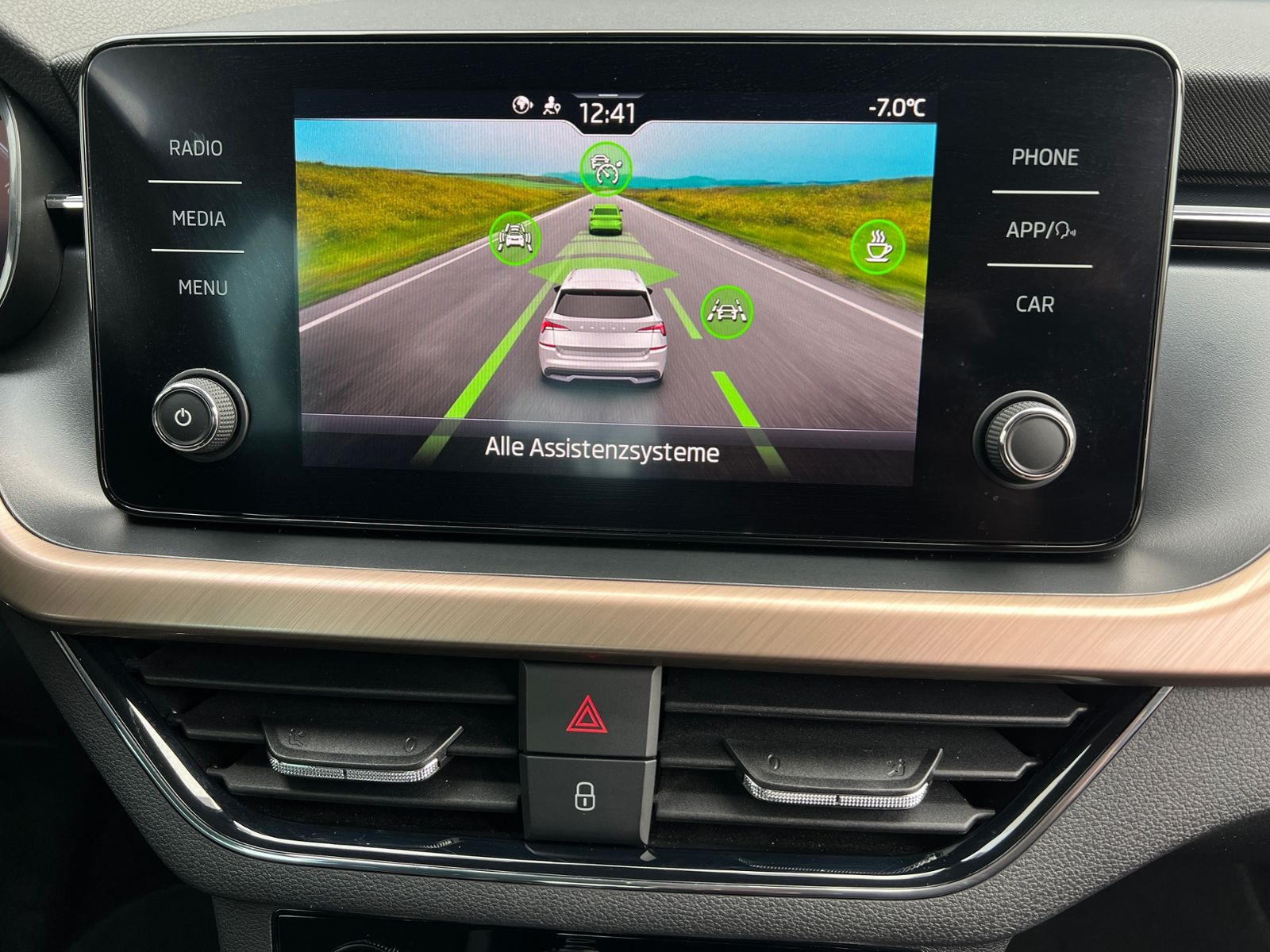 Fahrzeugabbildung SKODA Kamiq Style 1.5 TSI DSG *AHK, LED, Virtual Cockp