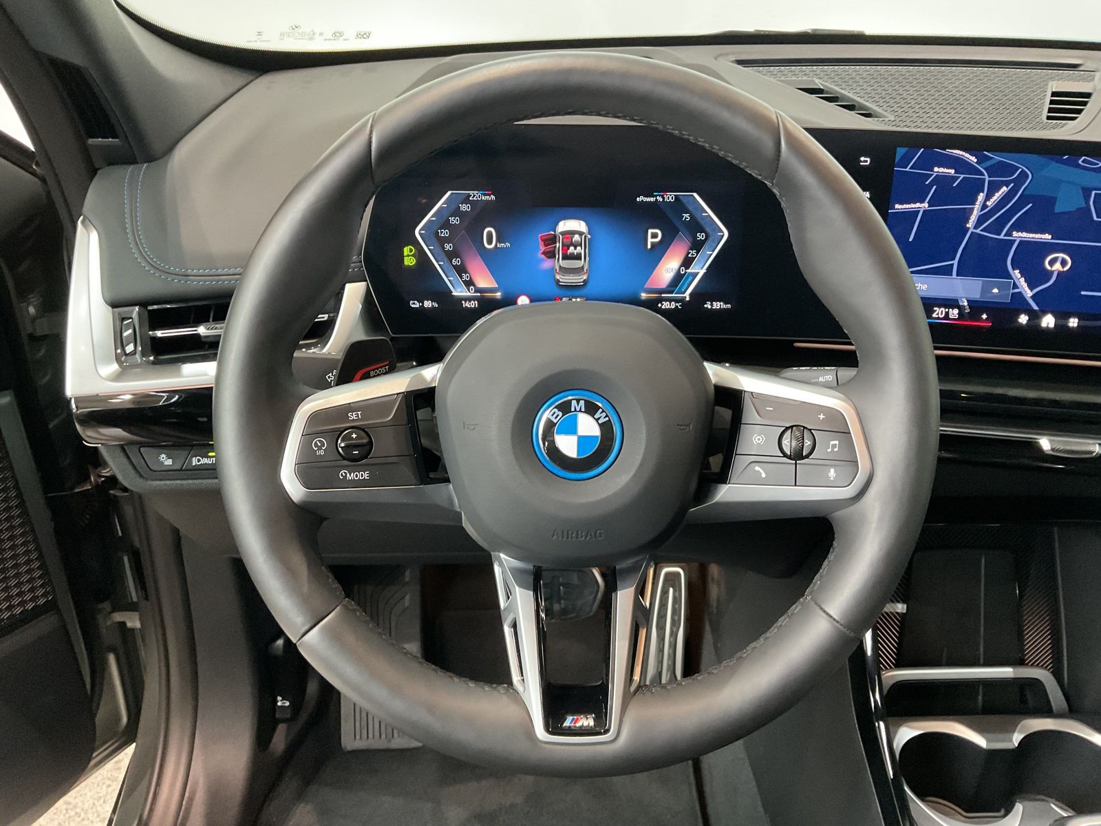 Fahrzeugabbildung BMW iX1 xDrive30 M Sportpaket | Panorama Glasdach |