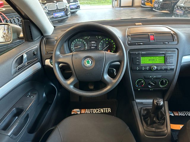 Skoda Octavia *TÜV0328*SCHECKHEFT*TEMPO*AHK*KLIMA*PDC