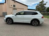 Volkswagen Tiguan Allspace  R-LINE 4MOTION HIGHLINE AHK DSG - Volkswagen Tiguan Allspace R-Line mit Benzin-Antrieb