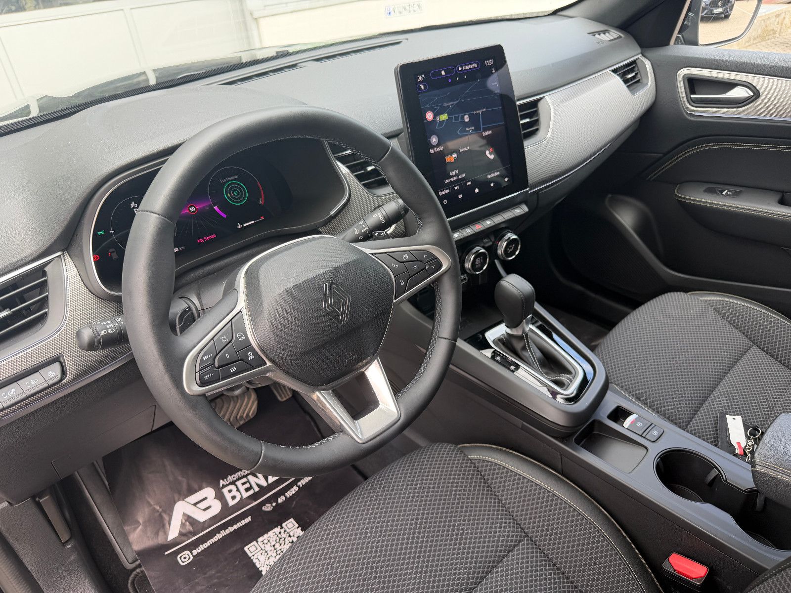 Fahrzeugabbildung Renault Arkana Techno/KAMERA/AMBIENTE/KAMERA/LEDER/ACC