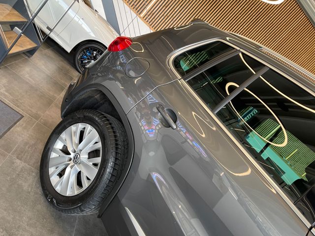 Volkswagen Tiguan Life TSI 4Motion *1.HAND*NAVI*XENON* SHZ*