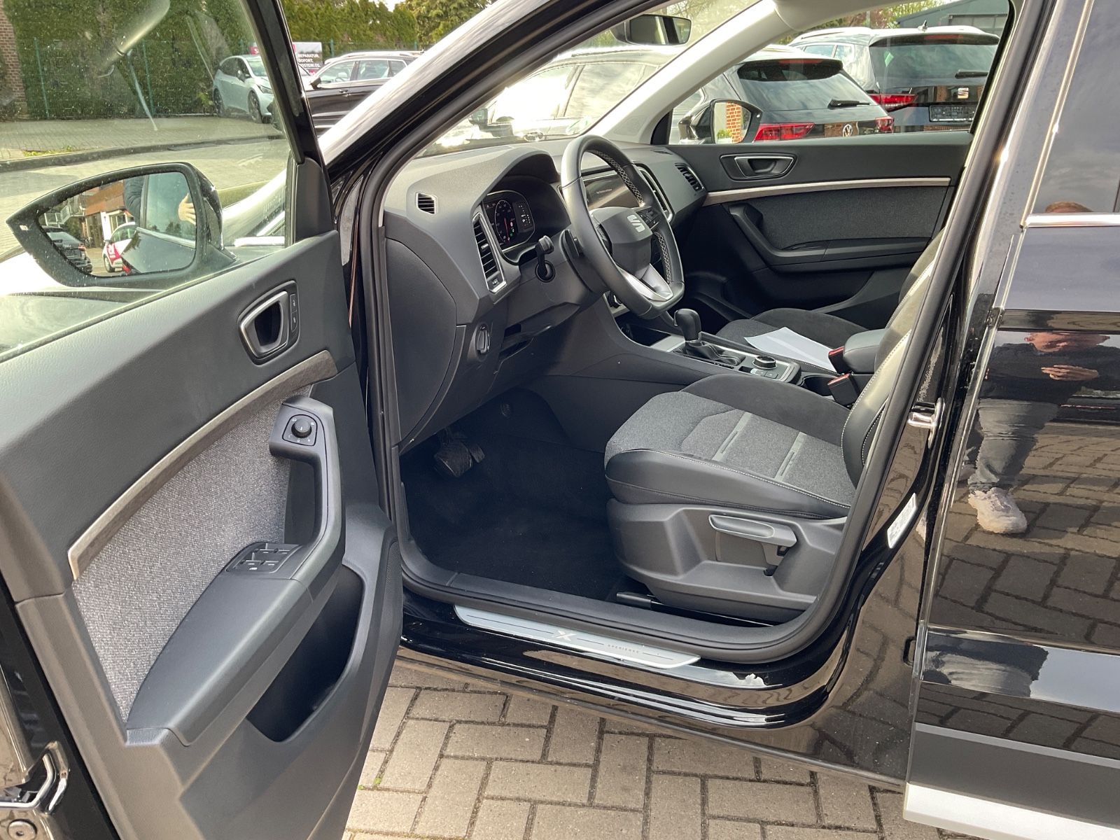 Fahrzeugabbildung SEAT Ateca 1.5 TSI Xperience DSG,LED,Kamera,Navi