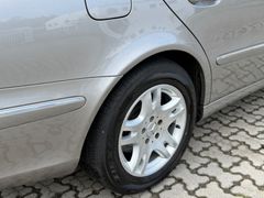 MERCEDES-BENZ E 350 Lim*NAVI*PDC*TEMP*SHZ*AUTOMATIK*2.HAND*AHK