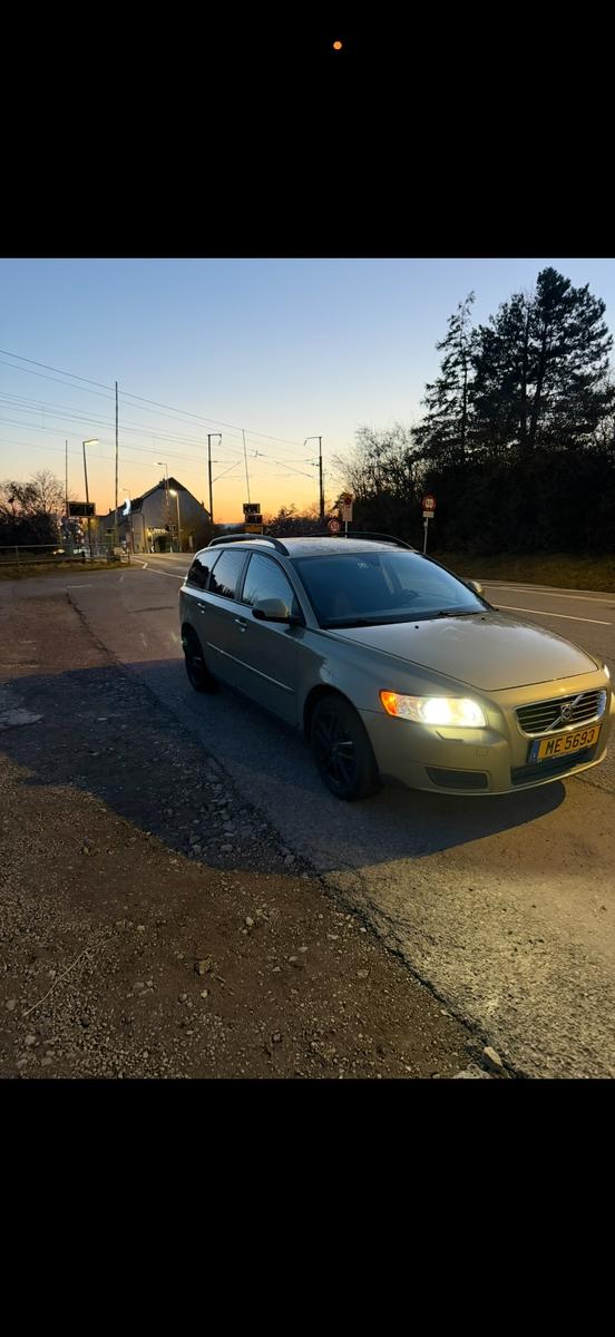 Volvo V50 2010 — вигляд ззаду