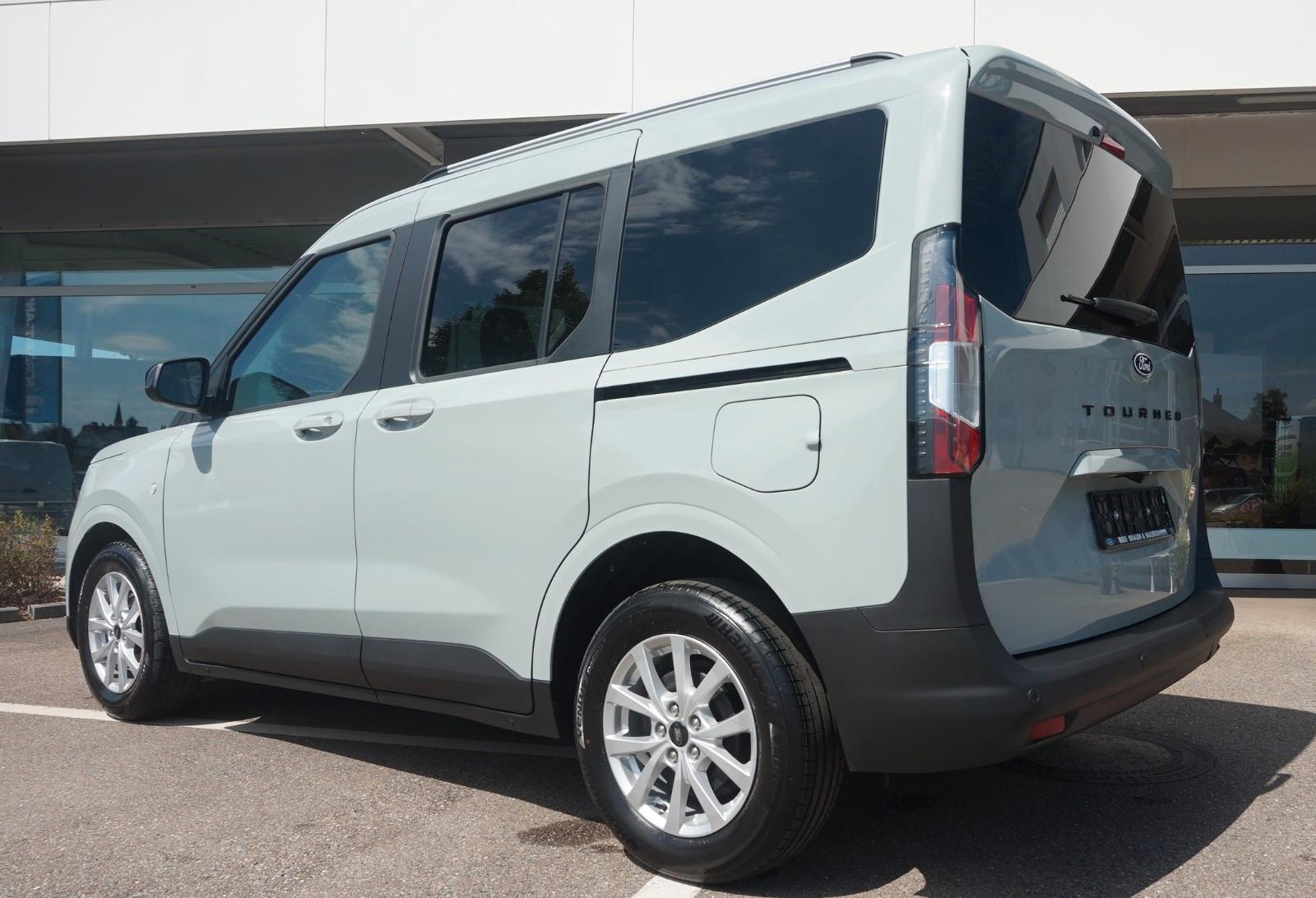Ford Tourneo Courier Titanium