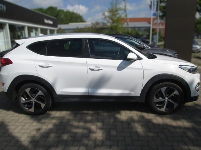 Hyundai Tucson Advantage 2WD AHK Navi Kamera