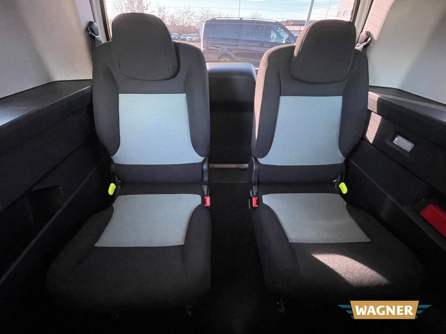 Fahrzeugabbildung Citroën Berlingo Feel XL Automatik Klimaautomatik