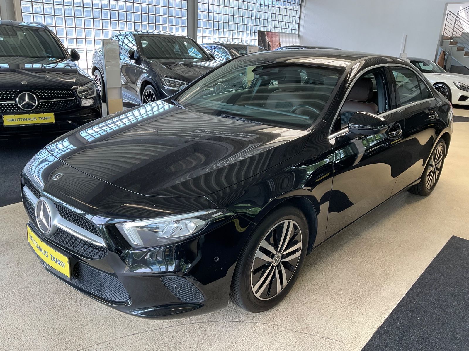 Fahrzeugabbildung Mercedes-Benz A 200 Lim. *AMBIENTE*LEDER-BRAUN* Exclusive *