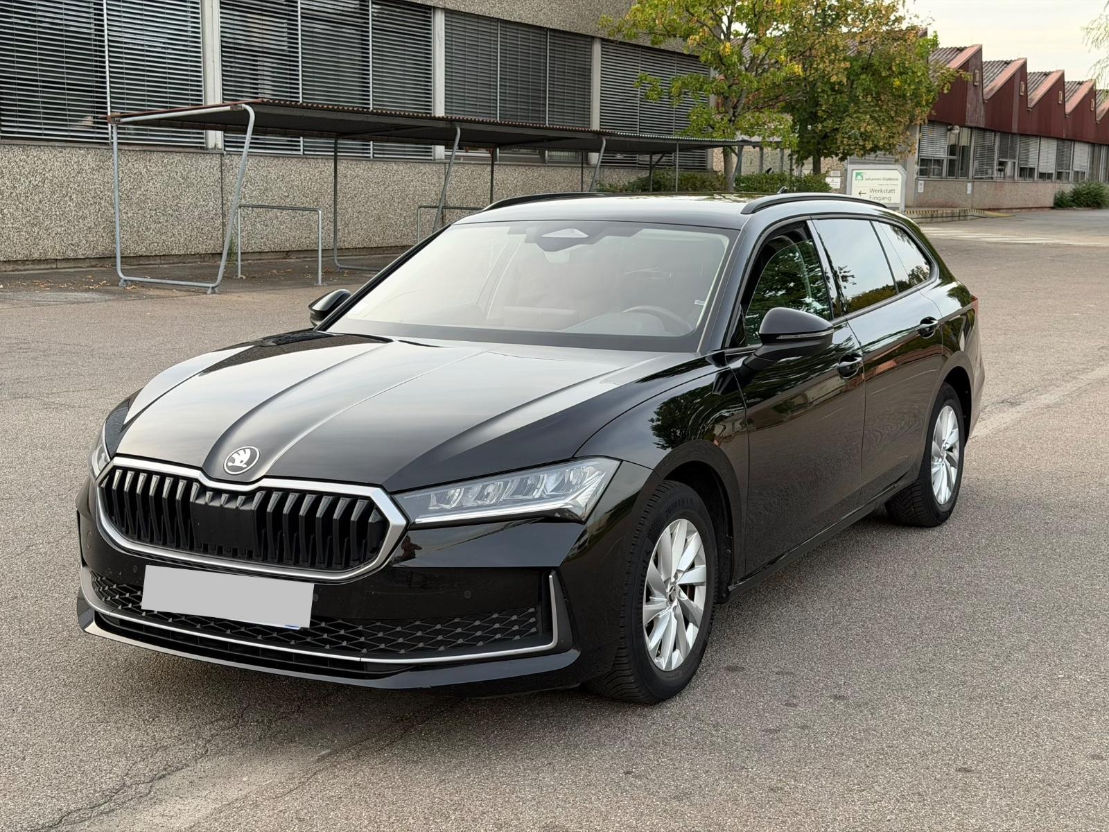 Skoda Superb Combi 2.0 TDI 110 kW Selection Neue Model
