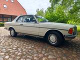 Mercedes-Benz 230 - Mercedes-Benz 230 in Bremen