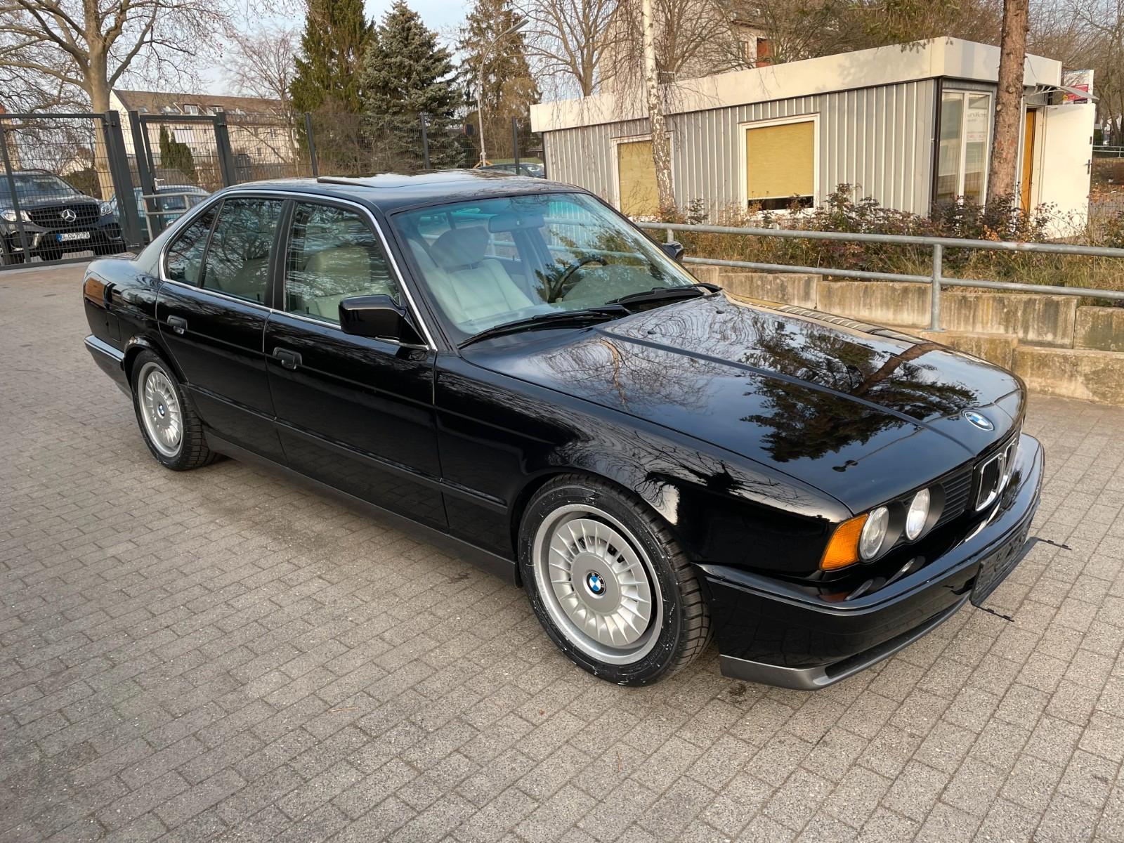 BMW M5 E34 315CH