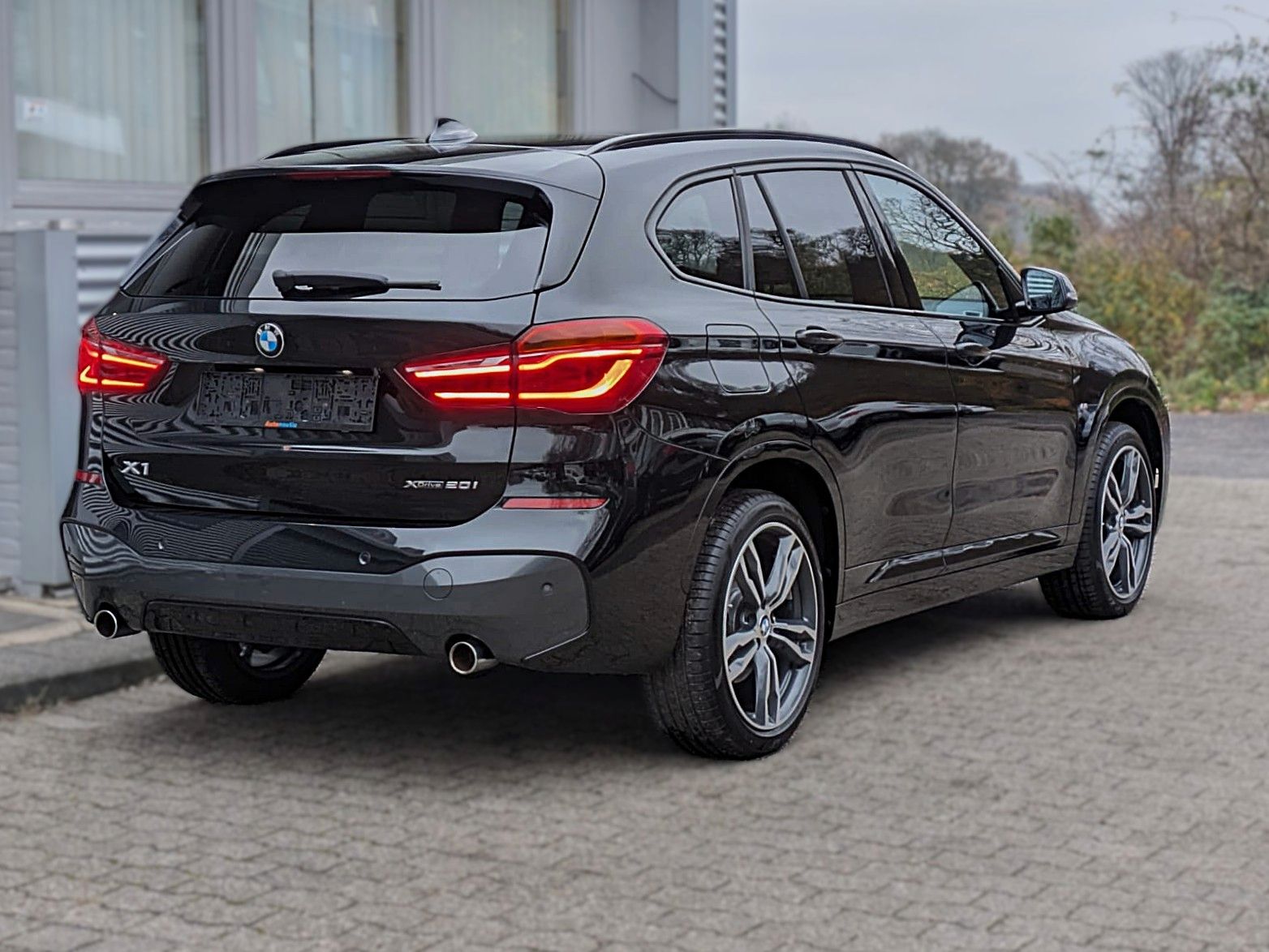 Fahrzeugabbildung BMW X1 XDRIVE 20i M SPORT LEDER PANO ACC NAVI-PL LED
