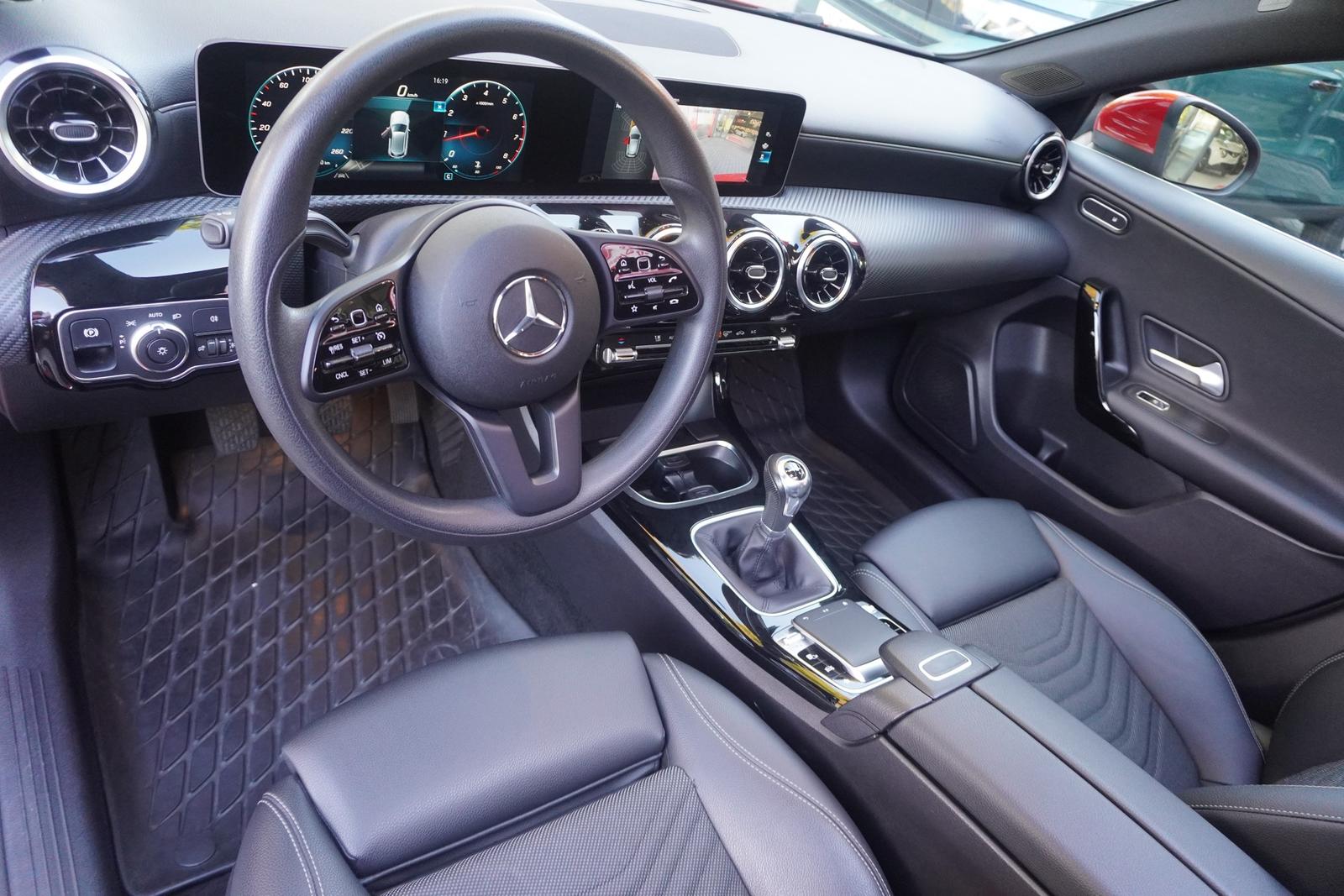 Mercedes-Benz A200 Progressive Navi Panorama Android Apple PDC