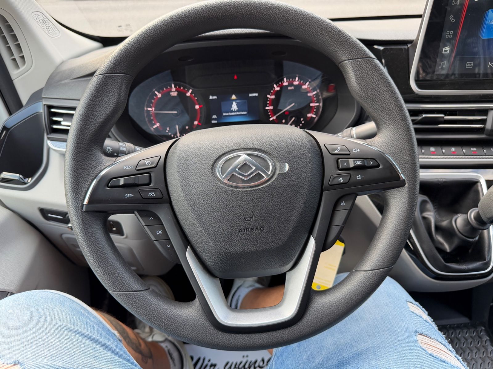 Fahrzeugabbildung Maxus DELIVER9 DREISEITENKIPPER L4 LUXURY LED NEUWAGEN