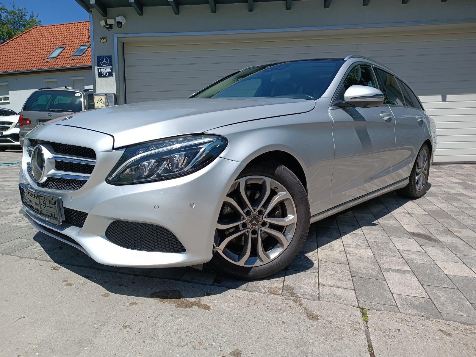 Mercedes-Benz C 220 BlueT. LED Leder  Navi Head-Up Distr.Panor