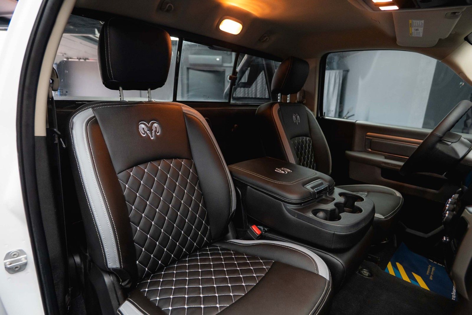 Fahrzeugabbildung Dodge RAM 5.7 V8 HEMI 4x4 SingleCab MAXI LONGBED *LED*