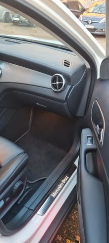 MERCEDES-BENZ GLA 250 4MATIC DCT -
