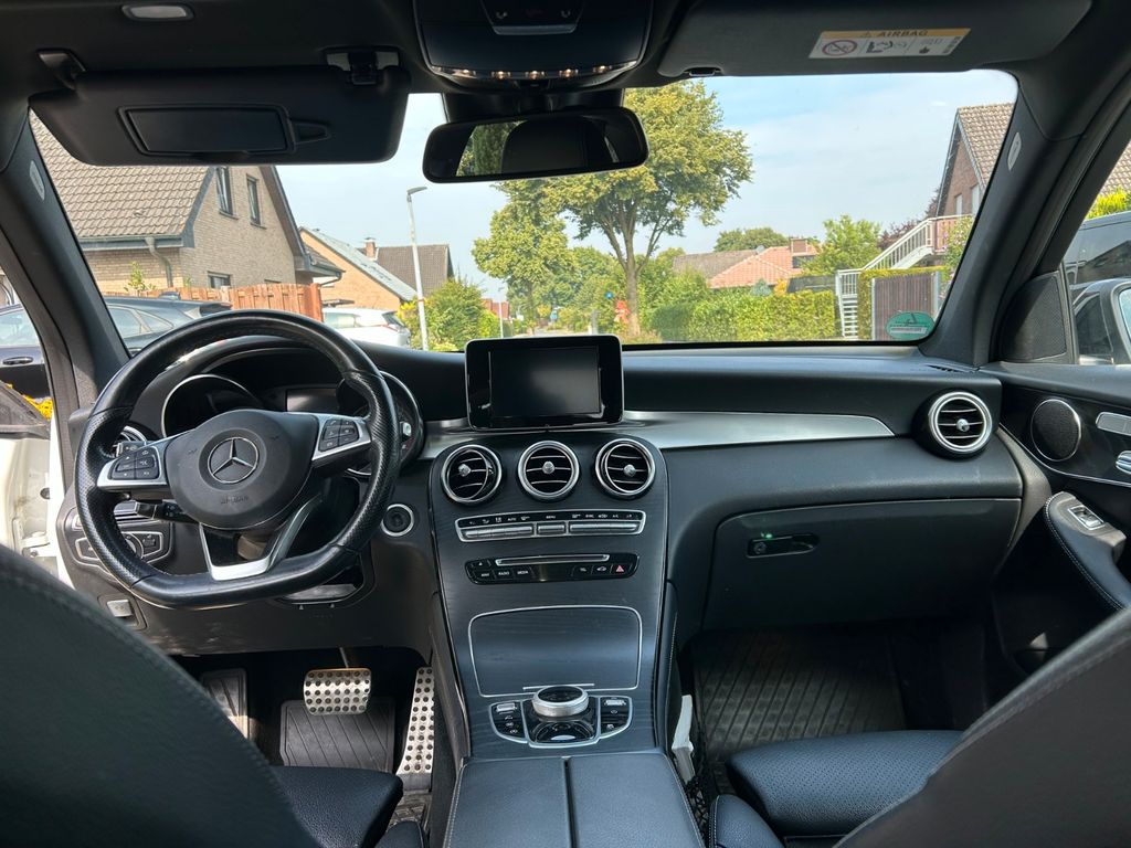 Image of Mercedes-Benz GLC 250