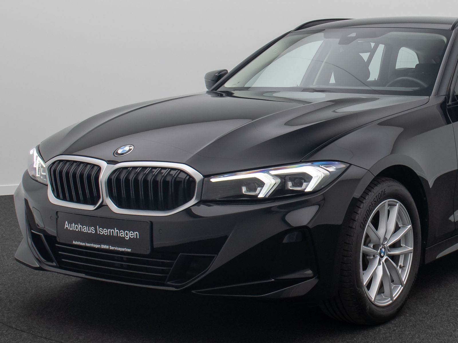 Fahrzeugabbildung BMW 318i GeschwindigReg DAB CockpitPlus PDC LED 17"