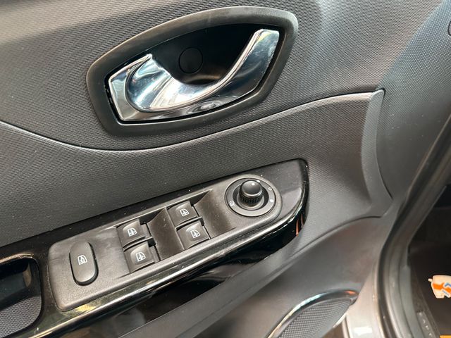 MYAUTOCENTER – Gebraucht- und Jahreswagen mit Werkstattservice in Pfaffenhofen Renault Captur Luxe *AHK*Klima*Sitzh*Navi*