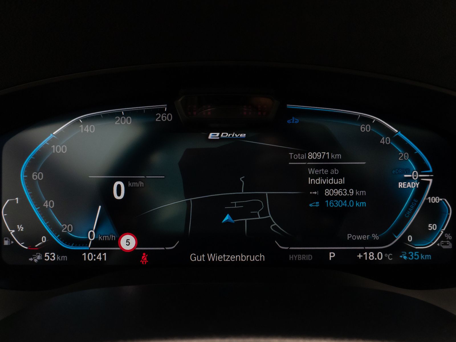 Fahrzeugabbildung BMW 530e xD M Sport Individual Panorama HUD H/K Voll