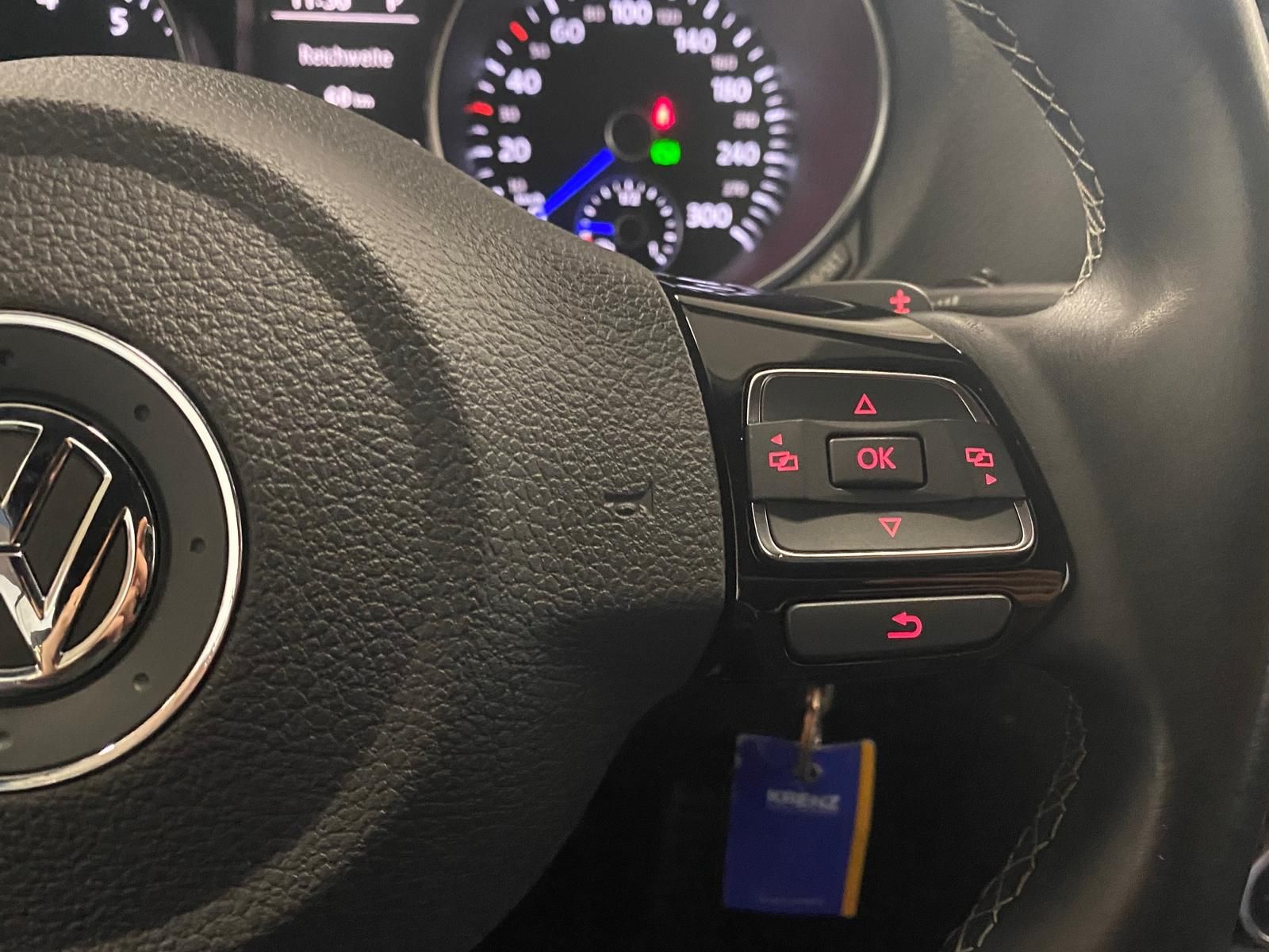 Fahrzeugabbildung Volkswagen Golf 2.0 16V TSI R Cabrio KLIMA+PDC+NAVI+SHZ+ALU