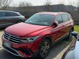 Volkswagen Tiguan Allspace Elegance | Matrix | ACC | Kam - rote Volkswagen Tiguan Allspace