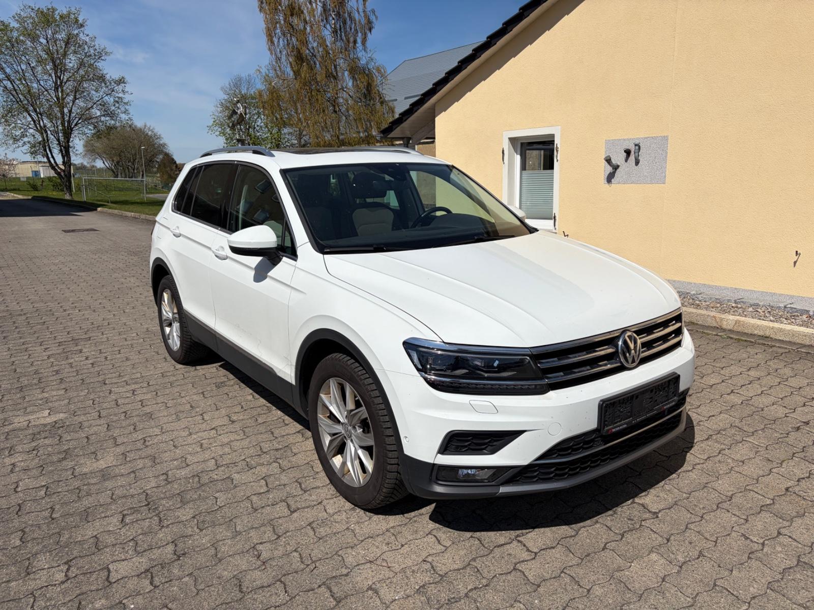 Volkswagen Tiguan Highline  4M/ACC/AHK//Pano/Rear View