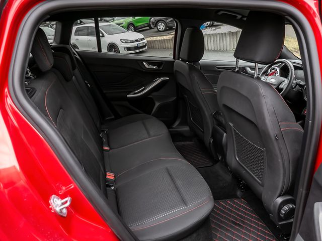 Ford Focus Turnier 1.5 ST-Line Kamera Navi LED