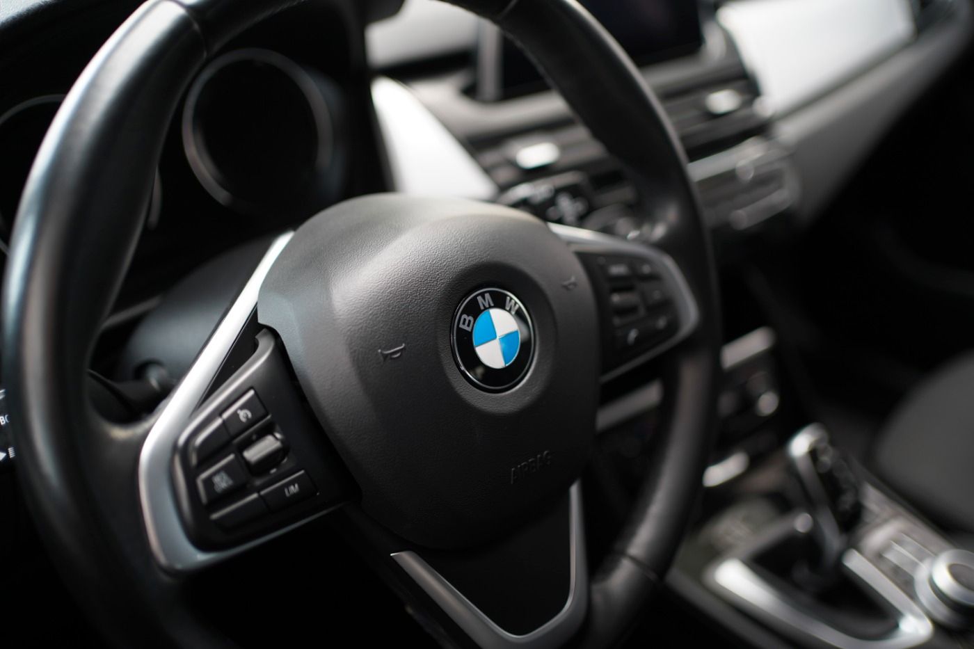 Fahrzeugabbildung BMW 218iA Active Tourer Advantage +AHK+Navi+LED+PDC+