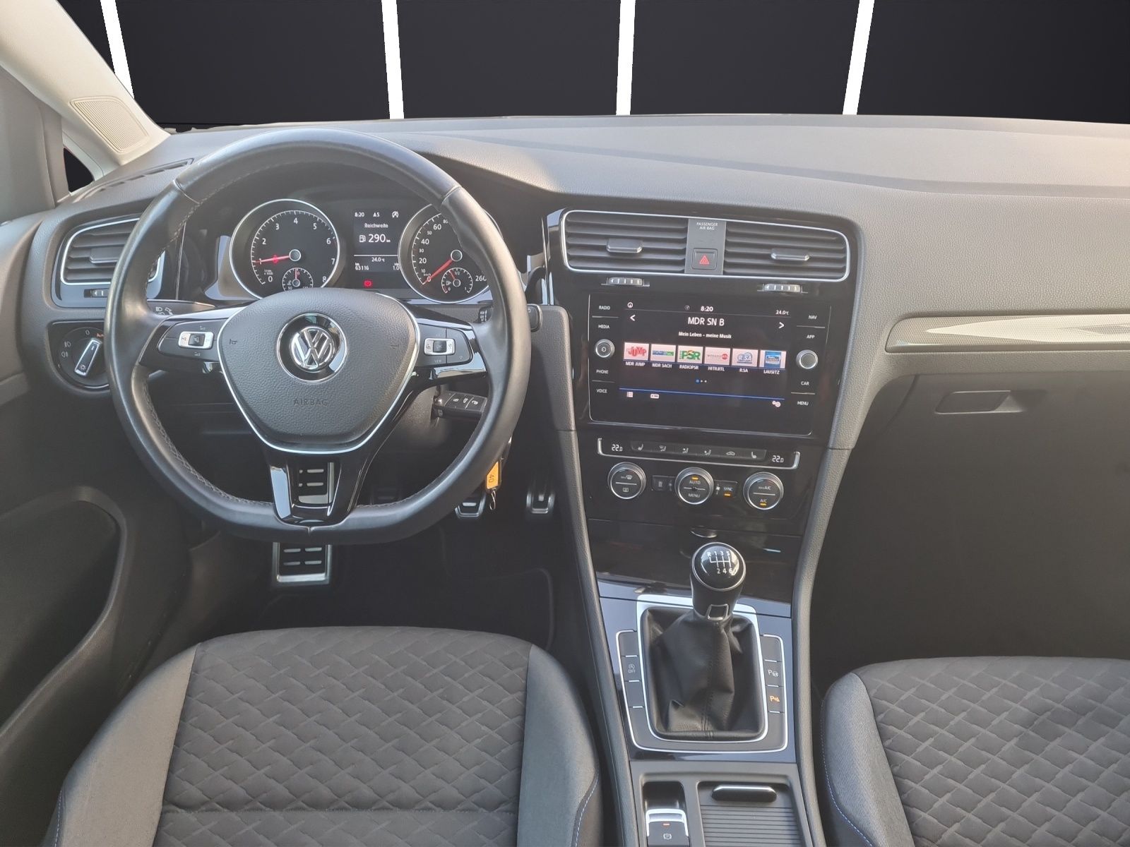 Fahrzeugabbildung Volkswagen Golf VII Variant TSI Join STH Navi Climatronic P