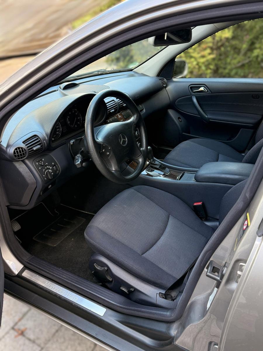 Mercedes-Benz C230 2006 — photo 8
