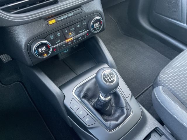 Fahrzeugabbildung Ford Focus 1.0 ECOBoost Cool & Sonnect AHK, Sitzheizu