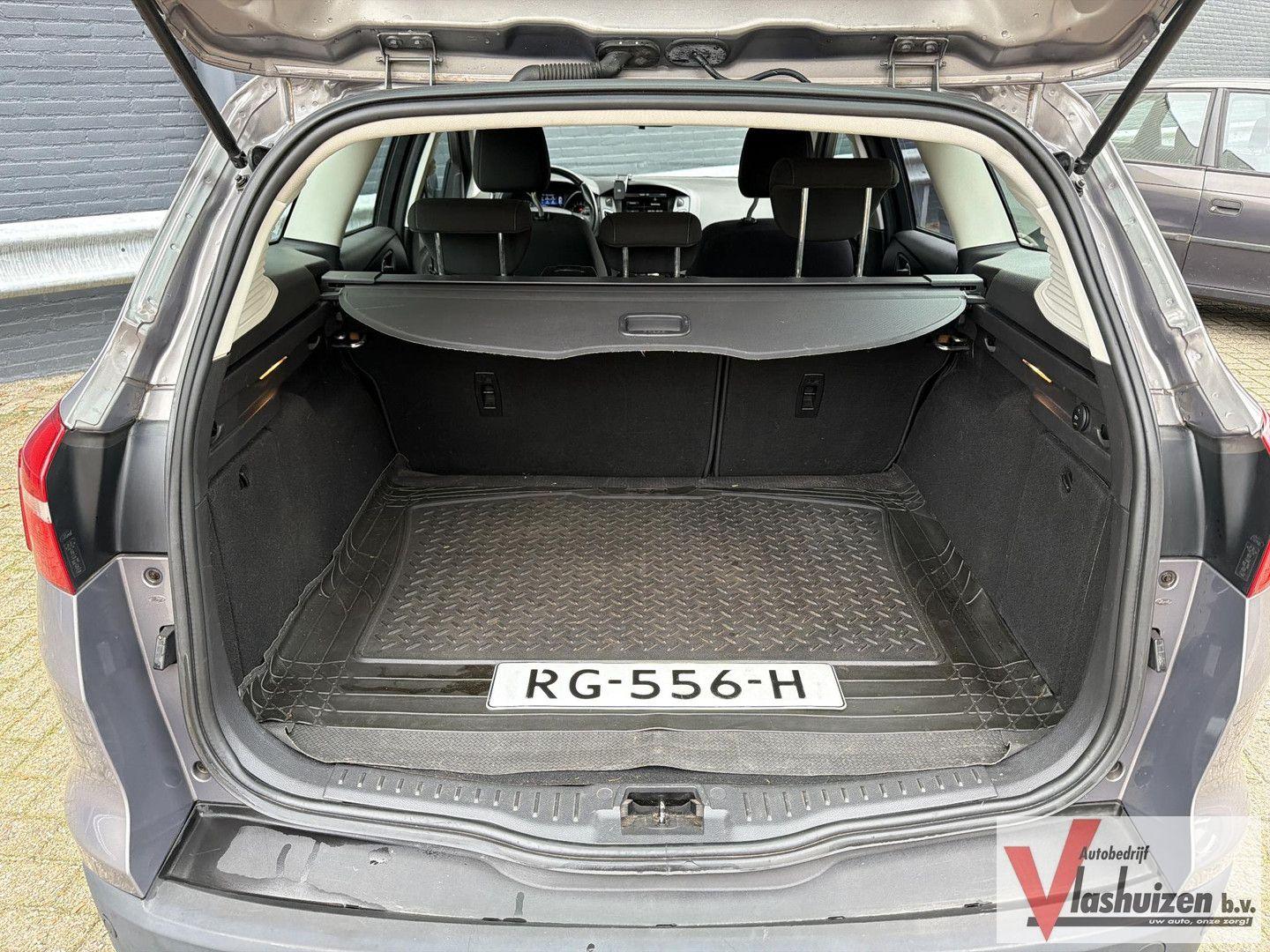 Ford Focus 2014 — photo 15