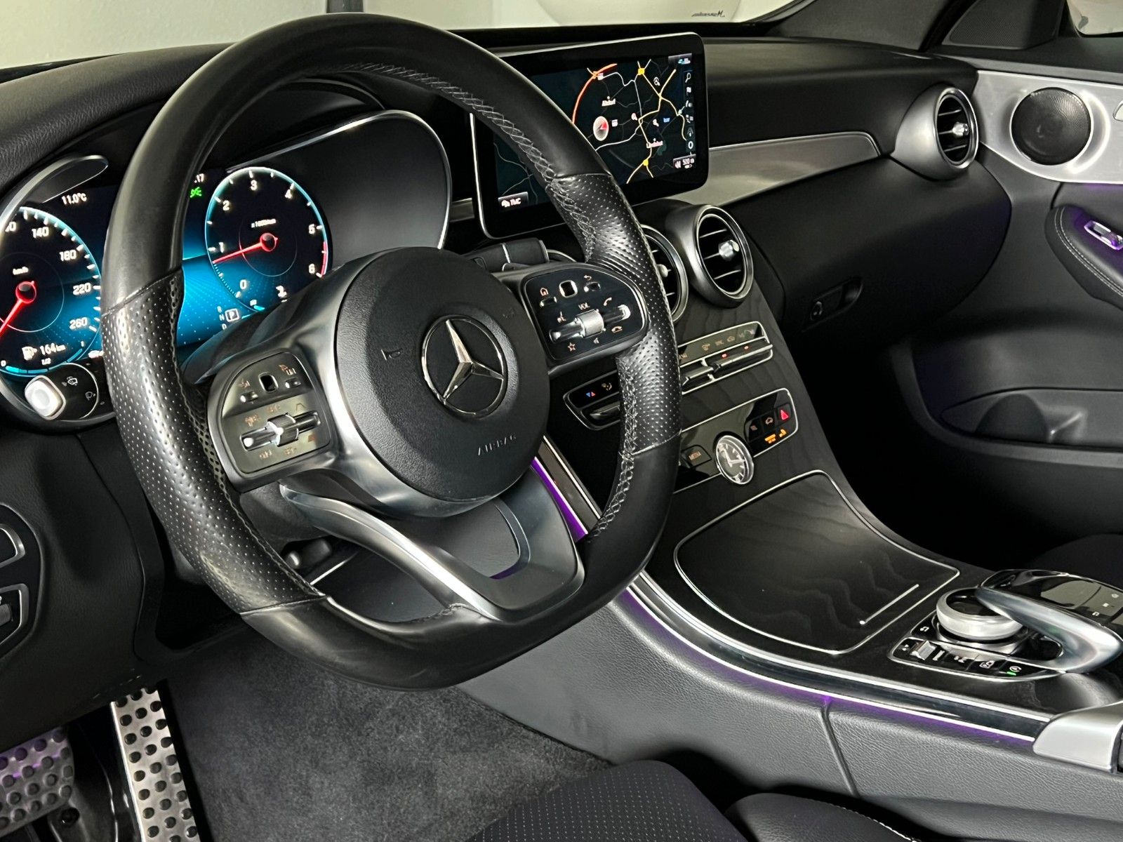 Fahrzeugabbildung Mercedes-Benz C 300 d Lim. AMG-LINE/COMAND/KAM/VIRCO/AMBI+