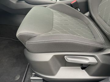 Skoda Karoq 2.0 TDI DSG 4x4 Sportline MATRIX AHK NAVI