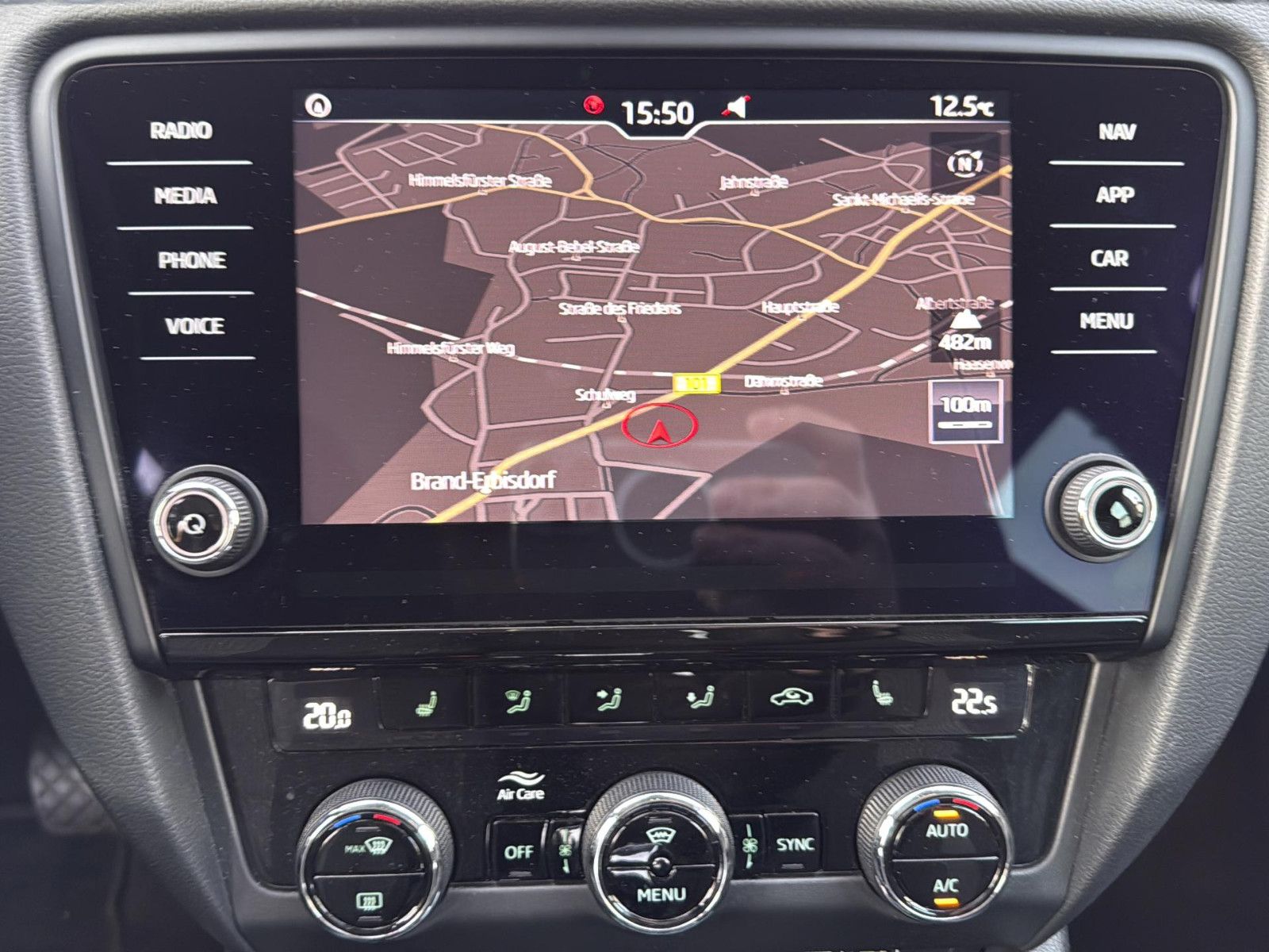 Fahrzeugabbildung SKODA Octavia Combi Style / AHK / unfallfrei / Top !!