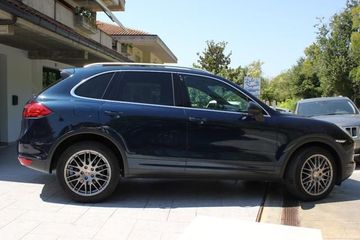 Porsche Cayenne - 3