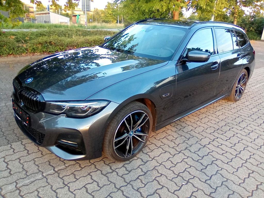 Image of BMW 330