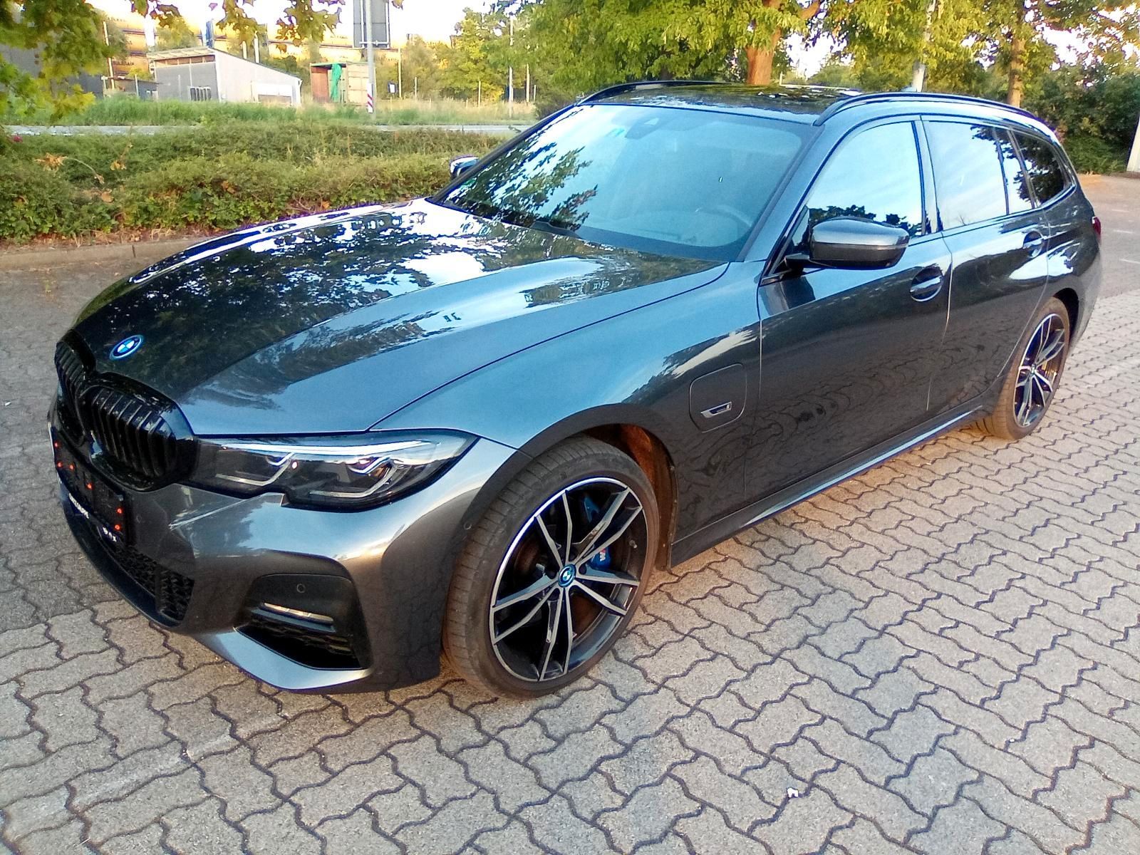 BMW BMW 330E M Paket Laser Head Up Display Sit...
