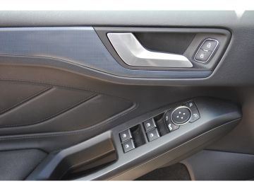 Fahrzeugabbildung Ford Focus 2.0 Active+ PANORAMASCHIEBEDACH+ AHK+ NAVI