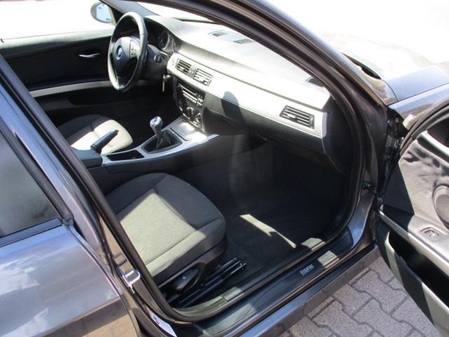 BMW 320 2006 — photo 12