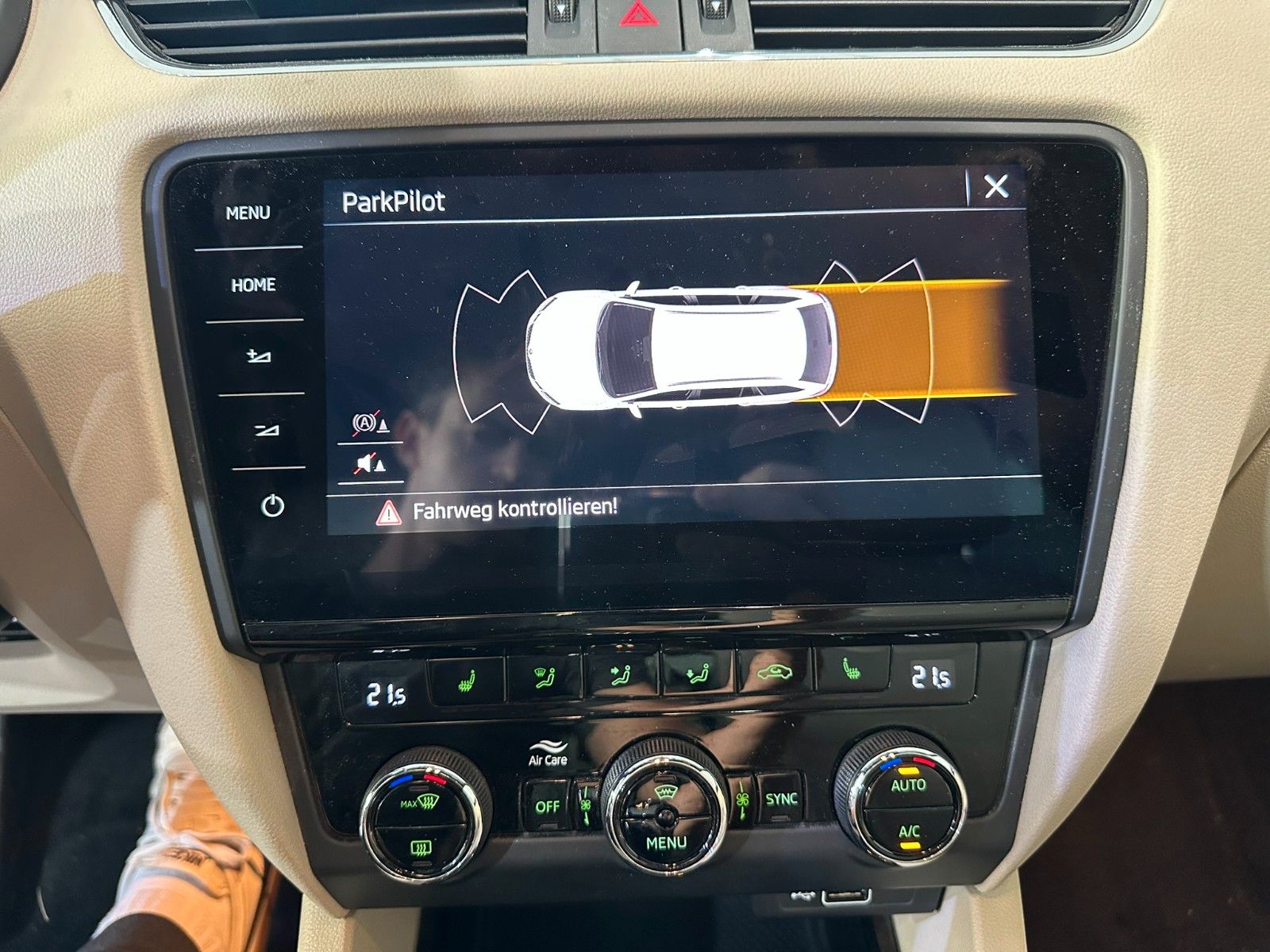 Fahrzeugabbildung SKODA Octavia Combi Style 1.5TSI LED/NAVI/SHZ/AHK