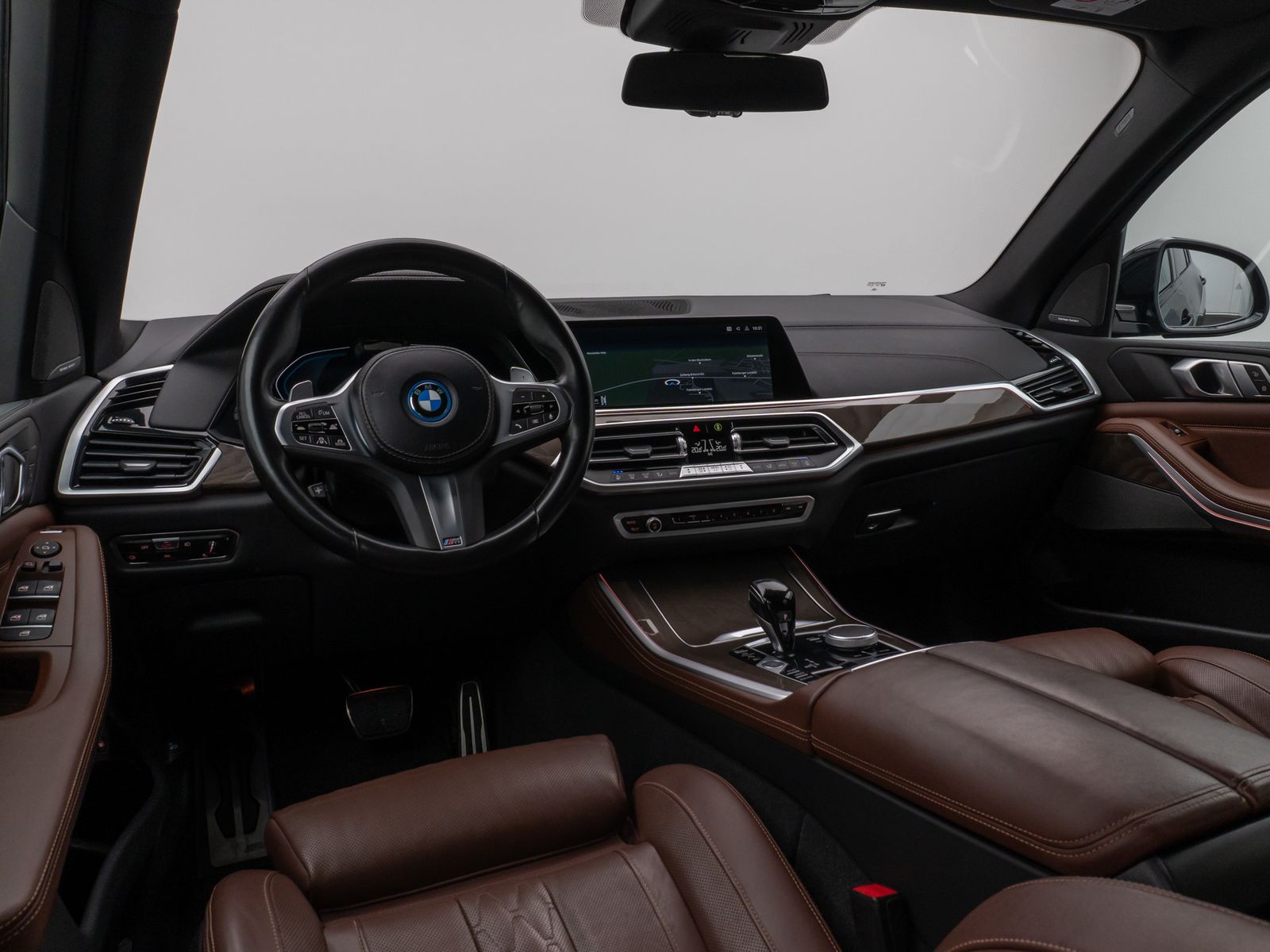 Fahrzeugabbildung BMW X5 xD45e M Sport 360°HUD DAB H/K Individual 21Zl