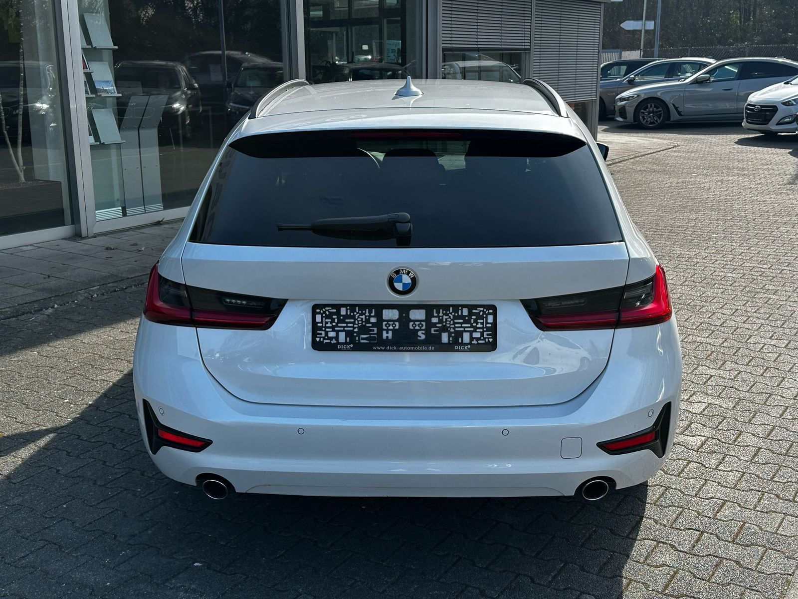 Fahrzeugabbildung BMW 318d Aut Advan Tou VIRTU+PROF+NAVI+SHZ+LED+PDC+M