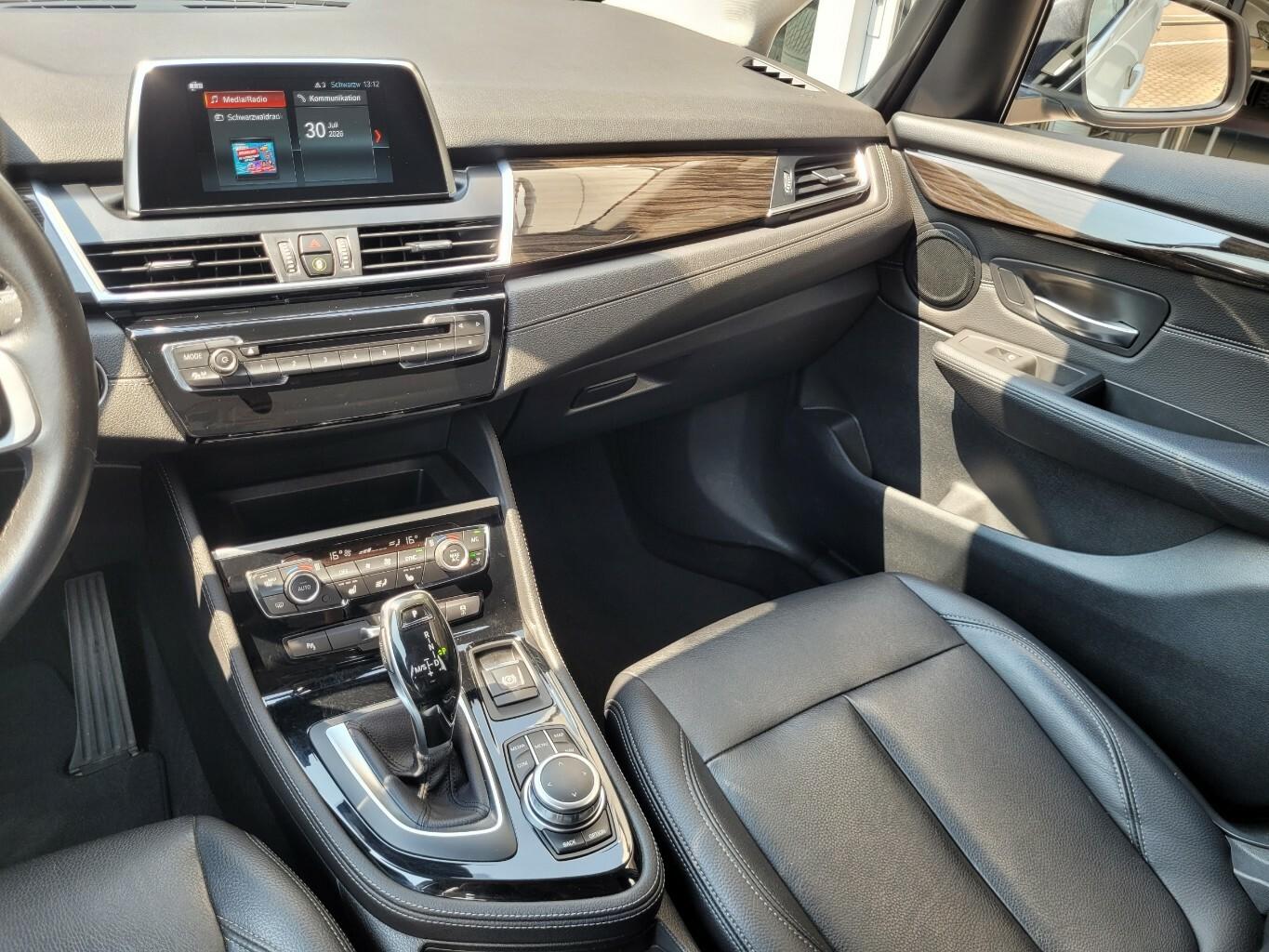 BMW 220 Active Tourer 220 i Luxury Line*AHK*Business